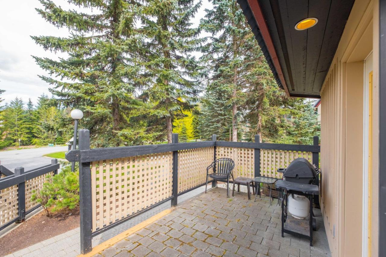 Snowberry By Outpost Whistler Villa Exterior photo